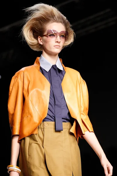Look 90